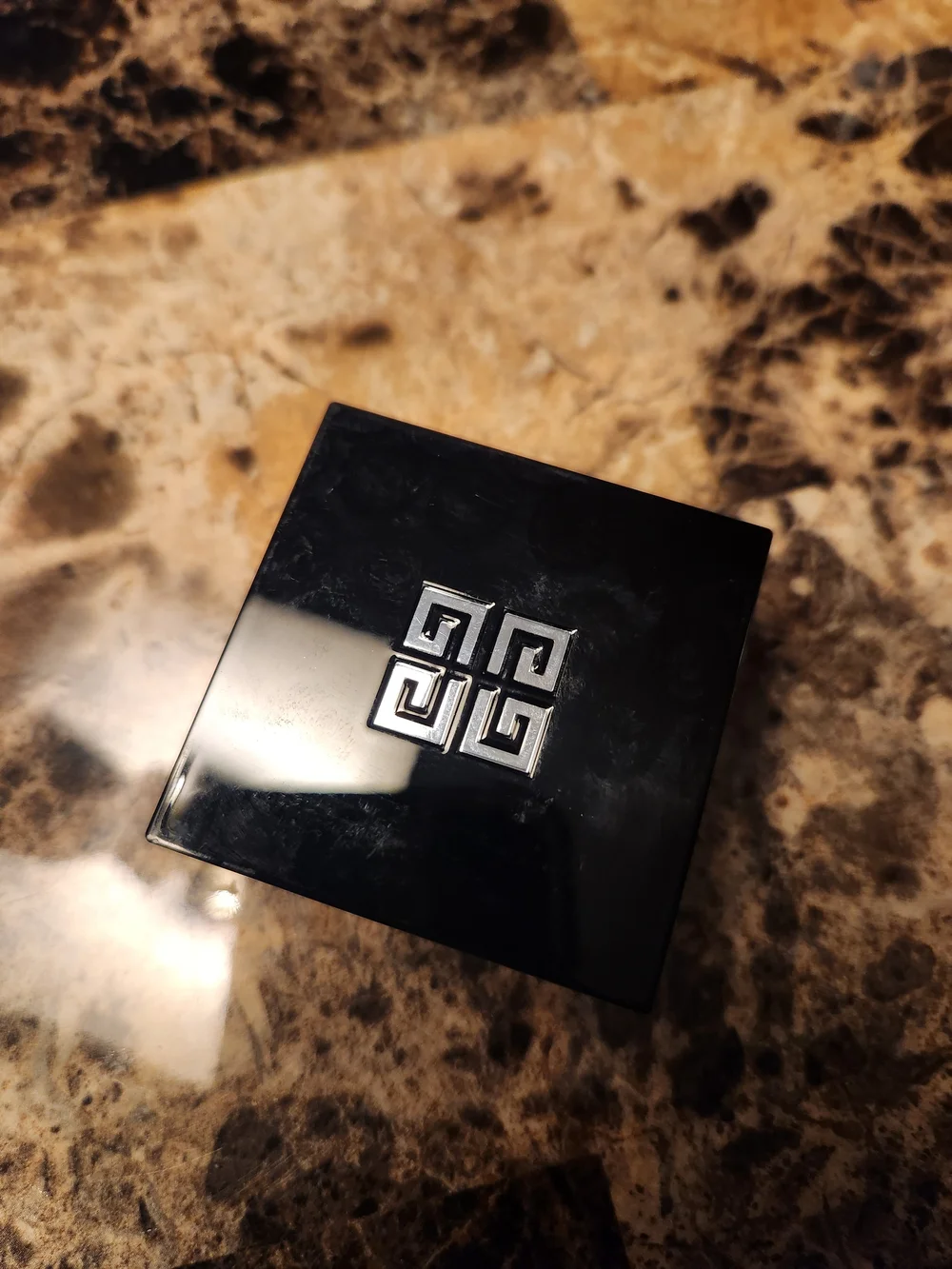 Givenchy Prisme Libre Light-Reflecting Setting Powder OG Formula Shade 3
